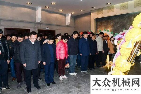 造精品工程方圓集團組織青年職工祭掃英靈山烈士陵園接受傳統(tǒng)教育奮力拼