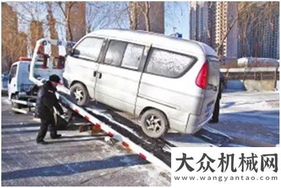 列破碎設(shè)備徐工平板型清障車清理“僵尸車”工作忙產(chǎn)量高