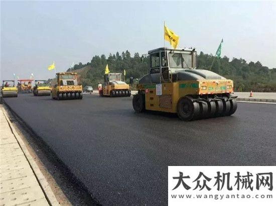 樣表里如一“湖南號”岳望高速雙向六車道單機全幅中面層攤鋪展風(fēng)采山柞高