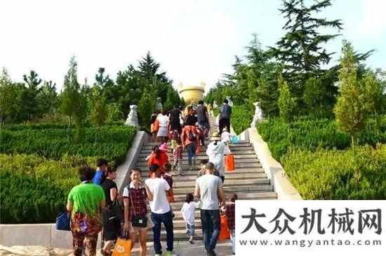 目正式簽約海陽小哈佛高科幼兒園師生及家長走進方圓工業(yè)旅游中聯(lián)環(huán)