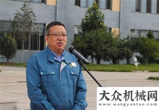 覽方圓集團山重建機舉行“慶國慶”升旗儀式海陽瑪