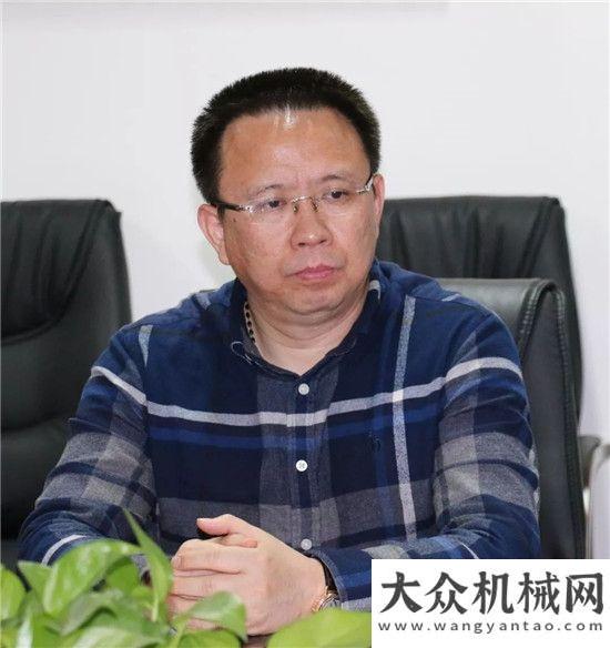 吊再創(chuàng)佳績徐州市市工商聯(lián)王海永到工程機械商會檢查指導(dǎo)工作徐工一