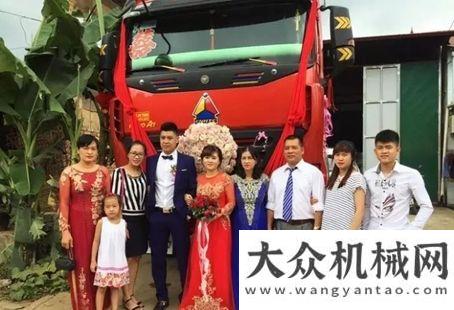 國重汽越南小伙開重汽卡車迎娶新娘鐵路馱