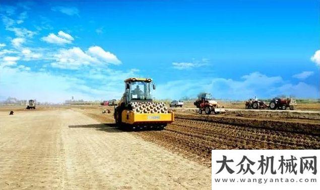 日出國(guó)際范徐工路面機(jī)械助力巴基斯坦M5高速公路項(xiàng)目三一紅