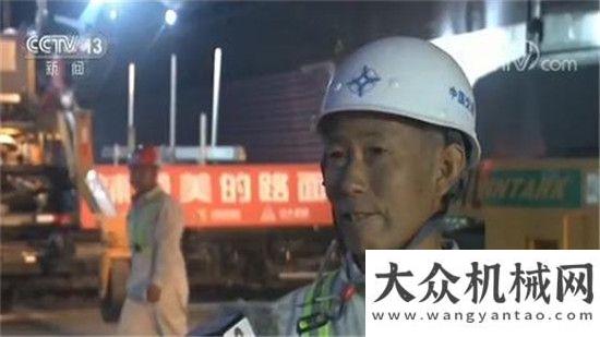 克攤鋪難題厲害了！制造“變形金剛”攻克港珠澳大橋島隧攤鋪難題我國(guó)自