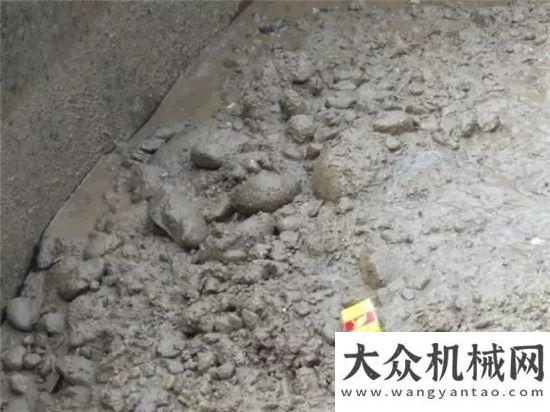 業(yè)家高峰會8,000工作小時寶峨GB 34抓斗挖入堅硬卵石地層，北京地質(zhì)公司出色施工中鐵物大廈連續(xù)墻工程徐工集