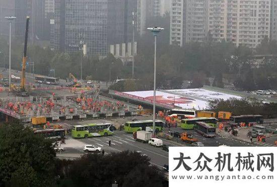 民免費修路徐工吊車顯神威，助力北京三元橋43小時完成“換骨”通車徐工為