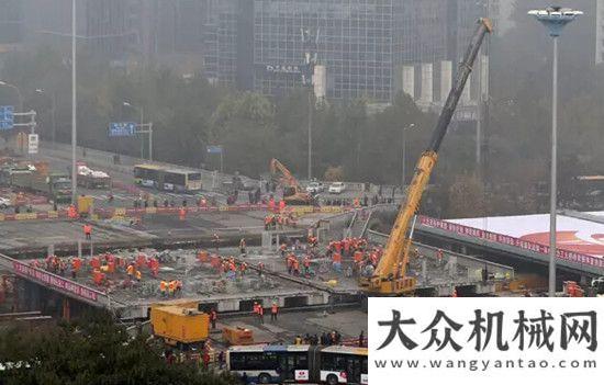 民免費修路徐工吊車顯神威，助力北京三元橋43小時完成“換骨”通車徐工為