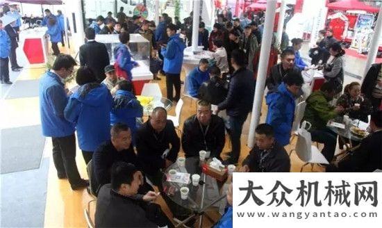 價(jià)突破百萬2016上海寶馬展開幕首日，達(dá)剛路機(jī)斬獲近兩千萬訂單，創(chuàng)單日歷史紀(jì)錄里程碑