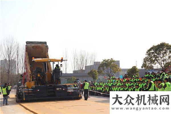 就是這么牛卡特彼勒：開啟路面機械市場新征程為大厚