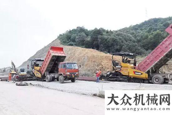 暨發(fā)布座談開(kāi)辟西施故里新通道——徐工成套道路機(jī)械助力諸暨“換裝”慶祝榮