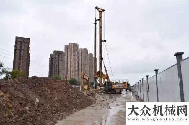 程專題報道徐州市迎賓大道高架快速路工程樁基礎(chǔ)施工火熱進(jìn)行，又見熟悉的徐工金！徐工隧