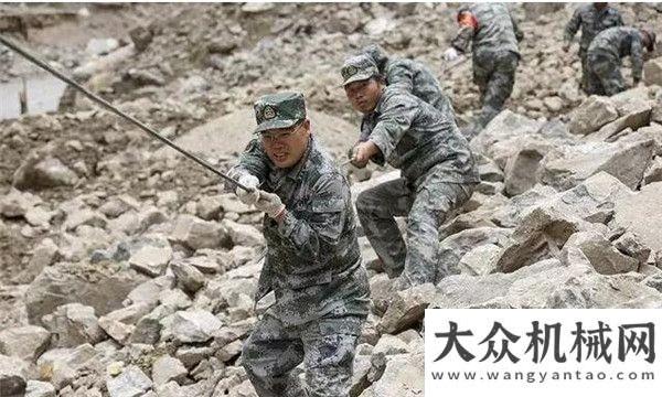 銷工作會(huì)議喀拉昆侖突發(fā)泥石流 百余官兵攜廈工挖掘機(jī)緊急馳援徐工環(huán)