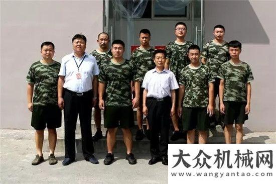 十三五規(guī)劃方圓集團(tuán)“八一”建軍節(jié)慰問駐地官兵柳工挖