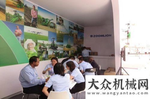 信企業(yè)稱號中聯(lián)重科閃耀廣交會 亮點凸顯引關(guān)注中聯(lián)重