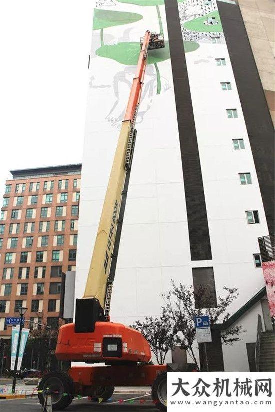 对当地贡献看捷尔杰“展身手”，46米高墙秒变画布加纳共