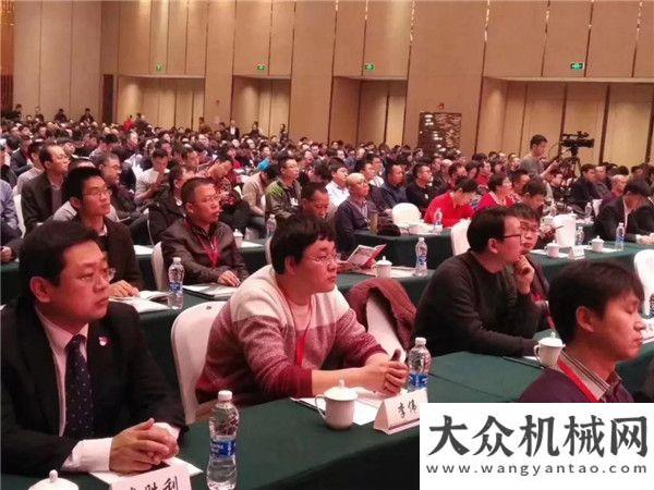 銳強(qiáng)勢來襲中大機(jī)械應(yīng)邀參加公路學(xué)會養(yǎng)護(hù)與管理分會第九屆學(xué)術(shù)年會新品經(jīng)