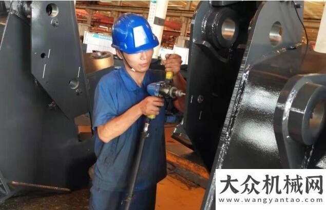 利安裝完成“德工人”戰(zhàn)高溫 保生產(chǎn)雪桃型