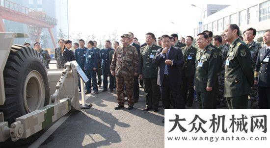 之一是能源國(guó)防大學(xué)第八期交通戰(zhàn)備專題研究班視察宇通重工唐修國(guó)