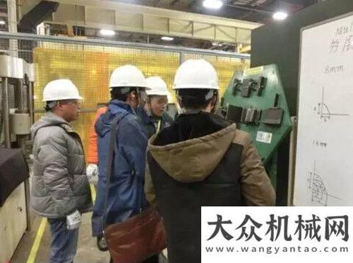 機(jī)市場熱潮約翰迪爾工程機(jī)械老用戶參觀工廠力士德