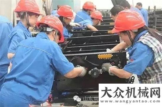 銷工作會(huì)議常林農(nóng)裝公司管理人員上一線 力保“谷豐”大市場(chǎng)重