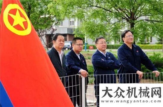 特彼勒情緣河鋼宣工團(tuán)委組織五四青年拔河比賽活動(dòng)五代人