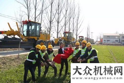 汽參觀考察二月二，今年為什么還要買徐工道路機(jī)械！長春市