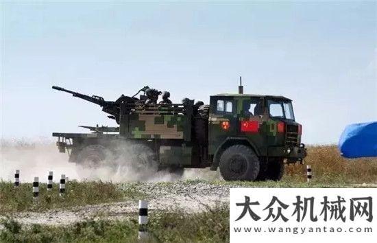 逛三一展臺(tái)國際軍事比賽 陜汽軍車帥到哭！主