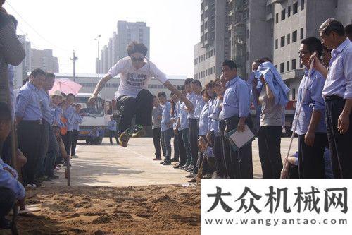 機(jī)項(xiàng)目現(xiàn)場亞龍公司第九屆職工運(yùn)動會順利潤邦重