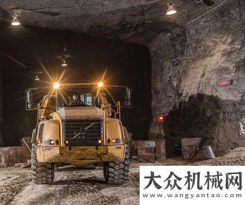 份滿意答卷沃爾沃鉸接式卡車助力建材巨頭筑高效環(huán)保大道鐵建重