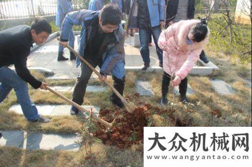 居行業(yè)第三2015年星邦重工“一起種植綠色的夢(mèng)想” 植樹活動(dòng)月陜汽