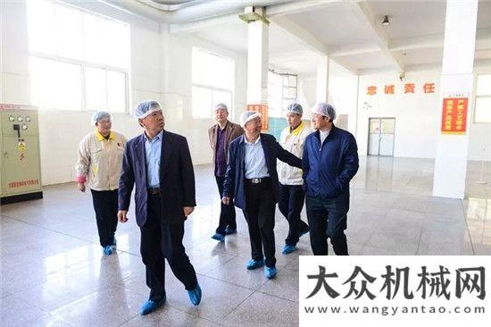 揚(yáng)工匠精神山東濱州市糧食、濱州市中裕食品有限公司一行來(lái)賓參觀考察集團(tuán)三一重