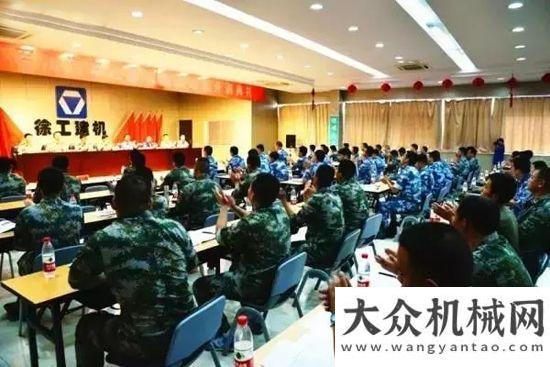 實力鑄口碑閱兵前夕，近300臺徐工高端裝備將進(jìn)入隊服役神鋼型