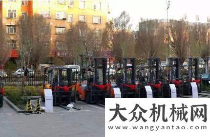 賽圓滿結(jié)束中聯(lián)重科叉車西北客戶體驗(yàn)品鑒會(huì)開幕德工機(jī)