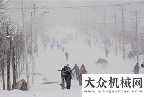 付天津用戶讓暴雪不再成為負(fù)擔(dān)——JCB 除雪設(shè)備集錦輛北奔