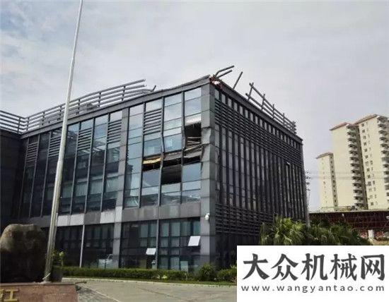 立建機(jī)之林我們?cè)谛袆?dòng)  為了公司這個(gè)家——廈工重工抗臺(tái)搶險(xiǎn)記協(xié)力沙