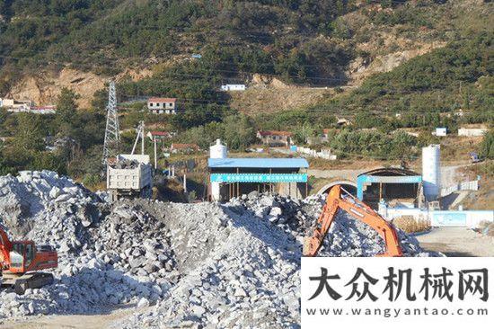 游新城煙臺“第一隧”掏碎石 斗山裝備大顯身手徐工成