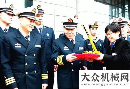 新時代“徐州艦”官兵盛贊第二家鄉(xiāng)企業(yè)徐工發(fā)展成就卡特智