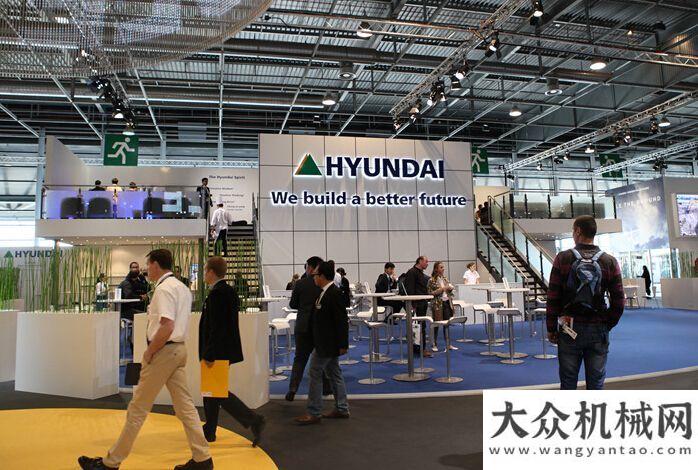 育示范企業(yè)強(qiáng)勢出擊 現(xiàn)代耀眼法國INTERMAT 2015恒