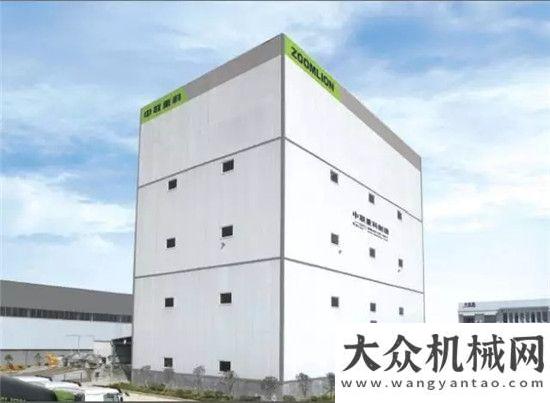 膺两项大奖工程机械市场回暖 中联重科汉寿工业园新春送货忙！陕汽德