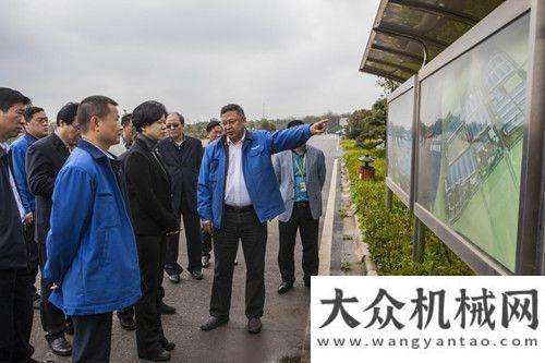 耕購(gòu)機(jī)熱潮長(zhǎng)沙市委、副市長(zhǎng)張迎春一行蒞臨山河智能考察調(diào)研中聯(lián)重