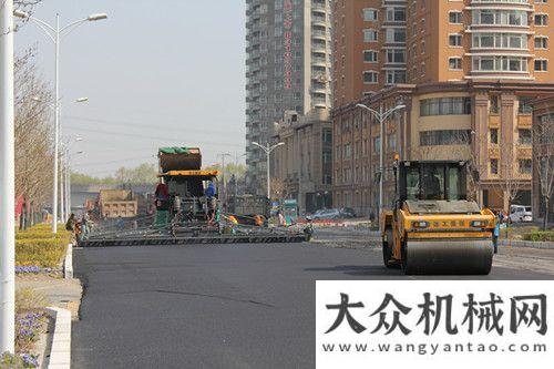 卡順利交車徐工成套筑機(jī)助力沈陽全運(yùn)會(huì)臺(tái)配裝