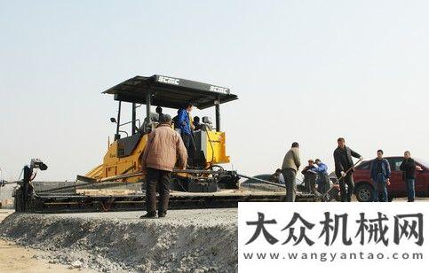 輪式攤鋪機(jī)陜建機(jī)SUM820型多功能攤鋪機(jī)西咸新區(qū)展實(shí)力精準(zhǔn)強(qiáng)