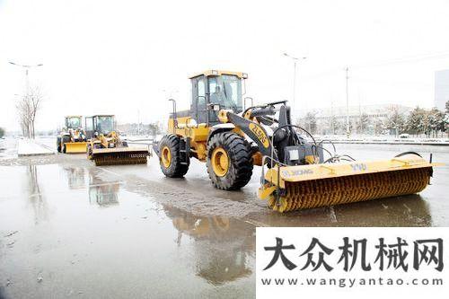 市場開門紅破雪天城市道路難題 徐工機械除雪機給力重