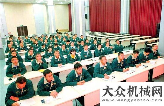 會在蒙山推股份公司委組織員集中收看開幕盛況大型露