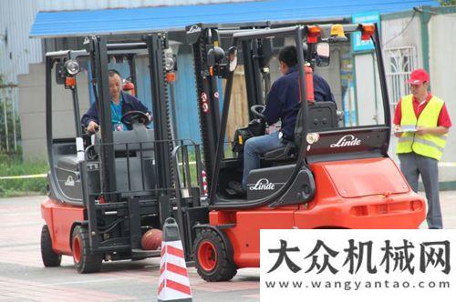 行業(yè)座談會“林德杯”叉車技能大賽成都站選拔賽圓滿舉辦中聯(lián)金