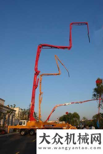 發(fā)布會舉行徐工混凝土機械南京簽定3700萬大單陜汽重