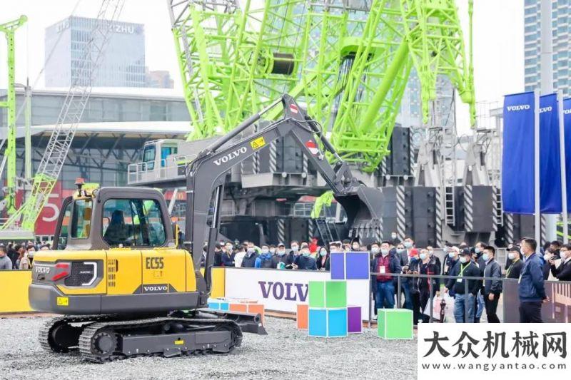 展榮耀發(fā)布bauma CHINA開幕第一天，一起走進(jìn)VOLVO展臺看看~轟動行