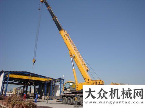 量跨越百億波斯灣造船廠徐工起重機(jī)顯身手徐工科