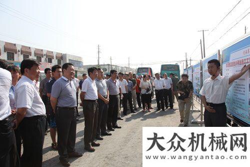 能全面提升達剛路機：粉料撒布車&冷再生機“黃金搭檔”顯身手三一港